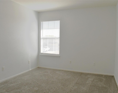 13516 Richard Nixon St - Photo Thumbnail 16