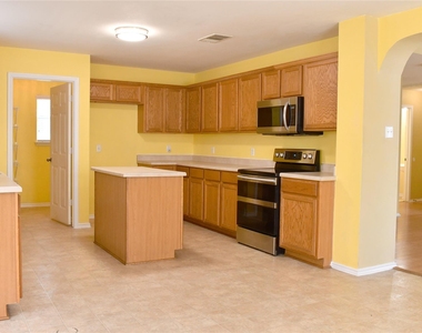 13516 Richard Nixon St - Photo Thumbnail 11