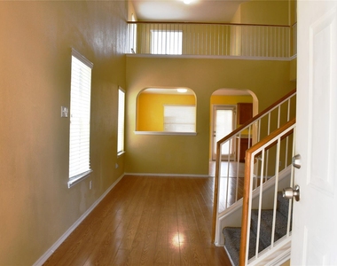 13516 Richard Nixon St - Photo Thumbnail 4