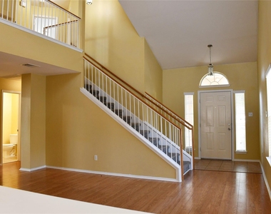 13516 Richard Nixon St - Photo Thumbnail 7
