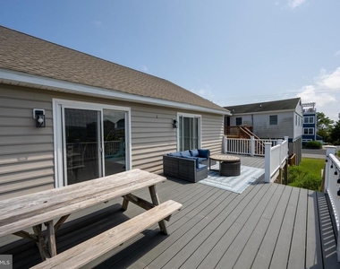 35205 Hassell Avenue - Photo Thumbnail 16