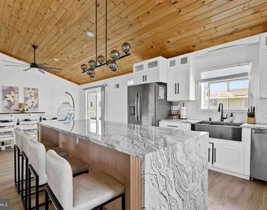 35205 Hassell Avenue - Photo Thumbnail 34