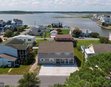 35205 Hassell Avenue - Photo Thumbnail 3