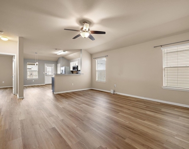 12105 Jamie Dr - Photo Thumbnail 8
