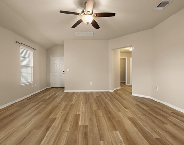 12105 Jamie Dr - Photo Thumbnail 9