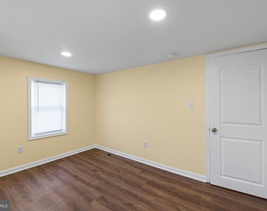 30 E Main Street - Photo Thumbnail 8