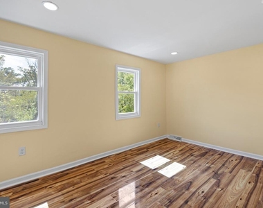 30 E Main Street - Photo Thumbnail 16