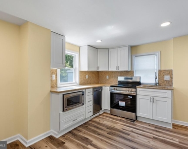 30 E Main Street - Photo Thumbnail 2