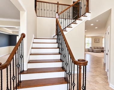 1140 La Grange Parkway - Photo Thumbnail 1