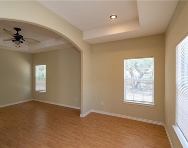 412 Cargill Dr - Photo Thumbnail 9