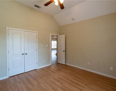 412 Cargill Dr - Photo Thumbnail 15