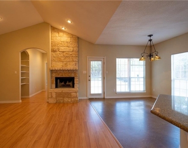 412 Cargill Dr - Photo Thumbnail 4