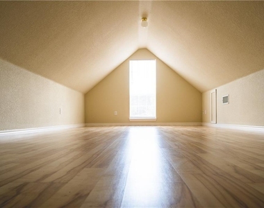 412 Cargill Dr - Photo Thumbnail 14