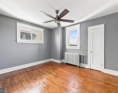203 Barrett Street - Photo Thumbnail 11