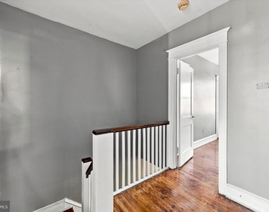 203 Barrett Street - Photo Thumbnail 12