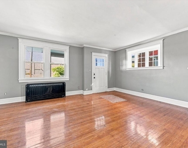 203 Barrett Street - Photo Thumbnail 3