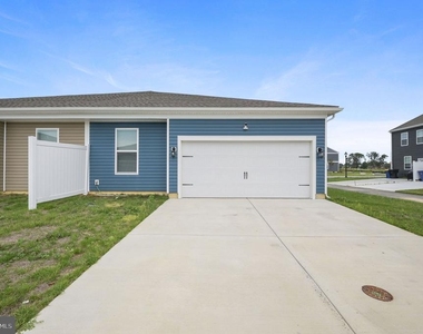 100 Ridgley Boulevard - Photo Thumbnail 14