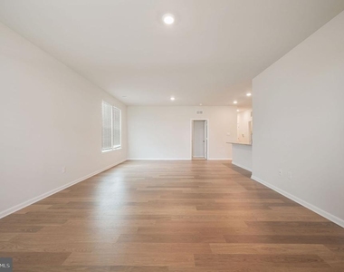100 Ridgley Boulevard - Photo Thumbnail 1