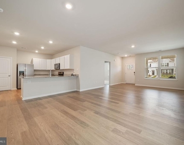 100 Ridgley Boulevard - Photo Thumbnail 4