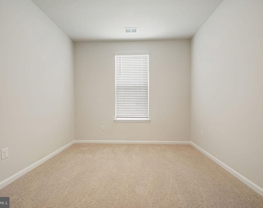 100 Ridgley Boulevard - Photo Thumbnail 10