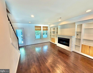 918 Hamilton Street Nw - Photo Thumbnail 6