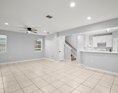 7617 Bennett Ave - Photo Thumbnail 2