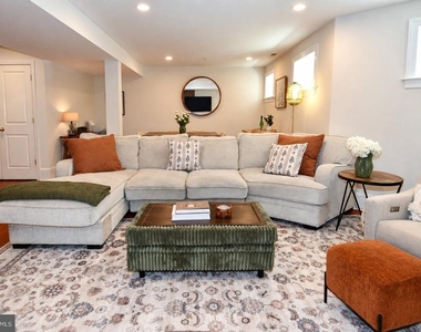 1324 Euclid Street Nw - Photo Thumbnail 3