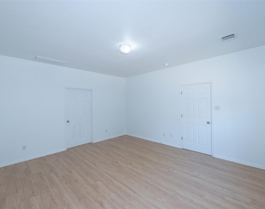 3717 Holden Ct - Photo Thumbnail 14
