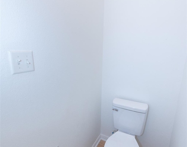 3717 Holden Ct - Photo Thumbnail 16