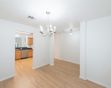 3717 Holden Ct - Photo Thumbnail 4