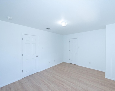 3717 Holden Ct - Photo Thumbnail 27