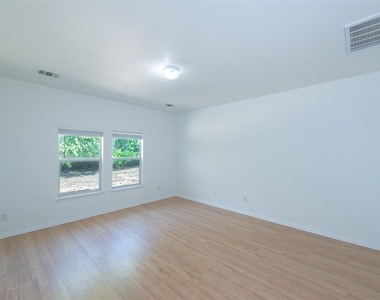 3717 Holden Ct - Photo Thumbnail 12