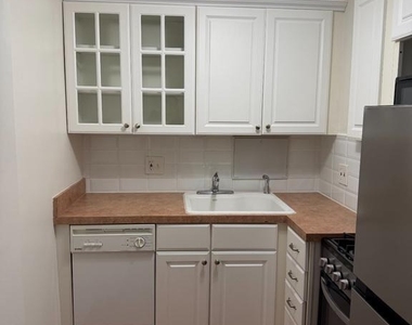 2800 Wisconsin Avenue Nw - Photo Thumbnail 3