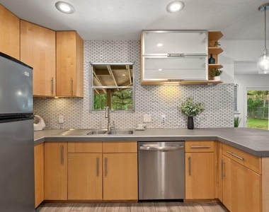 4904 Enchanted Ln - Photo Thumbnail 2