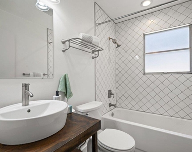 4904 Enchanted Ln - Photo Thumbnail 9