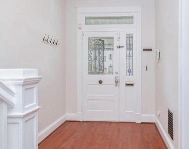 222 R Street Ne - Photo Thumbnail 5