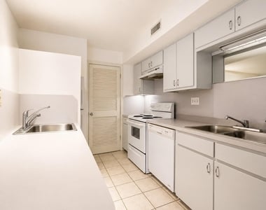 2505 Seton Ave - Photo Thumbnail 3