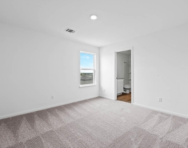104 Captain Dooley Ln - Photo Thumbnail 6