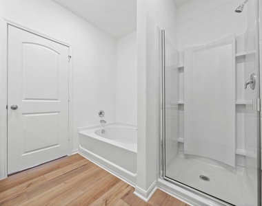 104 Captain Dooley Ln - Photo Thumbnail 5