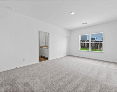 104 Captain Dooley Ln - Photo Thumbnail 3
