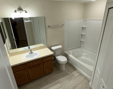 1707 Biscayne Bay Circle - Photo Thumbnail 10
