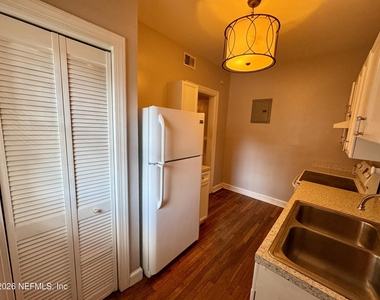 2506 Park Street - Photo Thumbnail 7