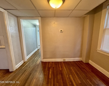 2506 Park Street - Photo Thumbnail 4