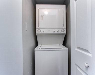 1815 Van Wert Avenue - Photo Thumbnail 9