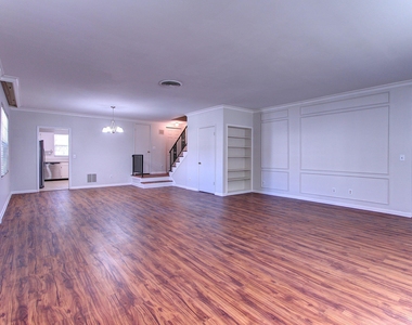 1815 Van Wert Avenue - Photo Thumbnail 4