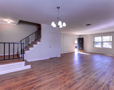 1815 Van Wert Avenue - Photo Thumbnail 5