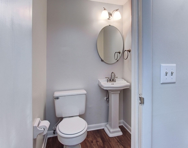 1815 Van Wert Avenue - Photo Thumbnail 8