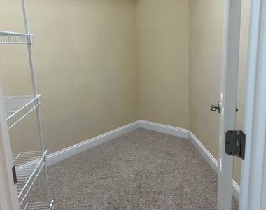 296 Ellsworth Circle - Photo Thumbnail 10