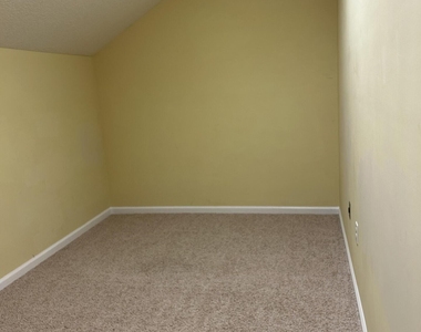 296 Ellsworth Circle - Photo Thumbnail 13