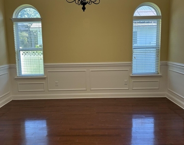 296 Ellsworth Circle - Photo Thumbnail 5